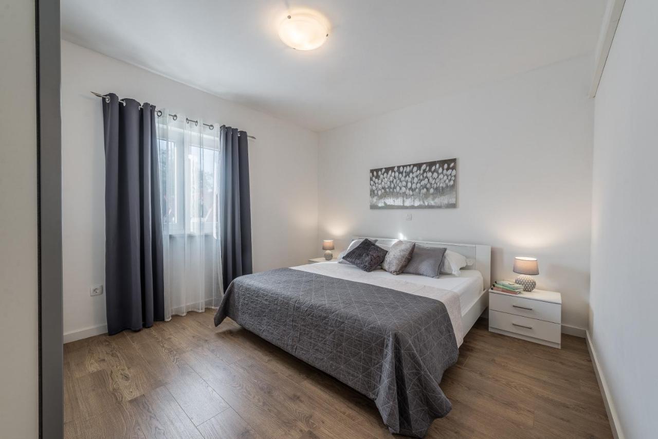 Bajlo With Three Bedrooms Villa Zadar