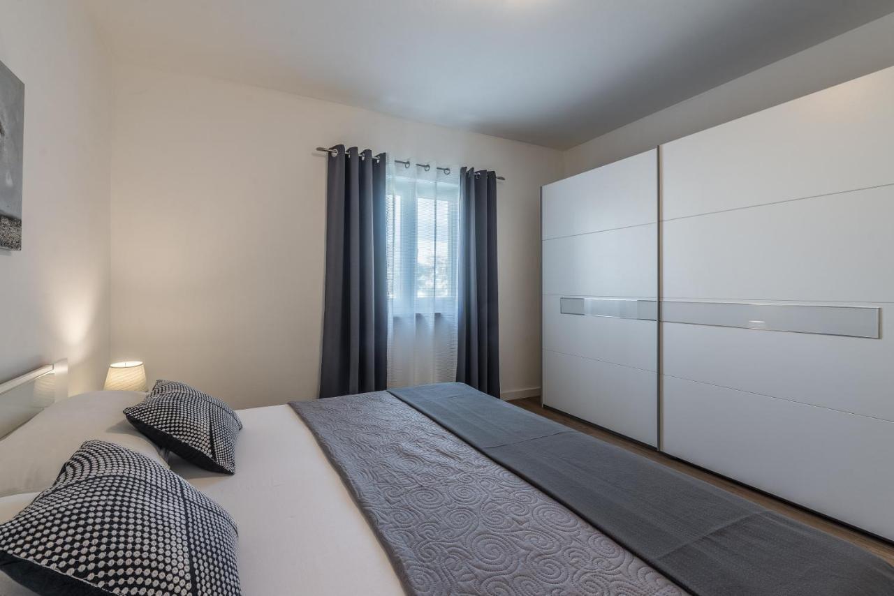 Bajlo With Three Bedrooms Villa *