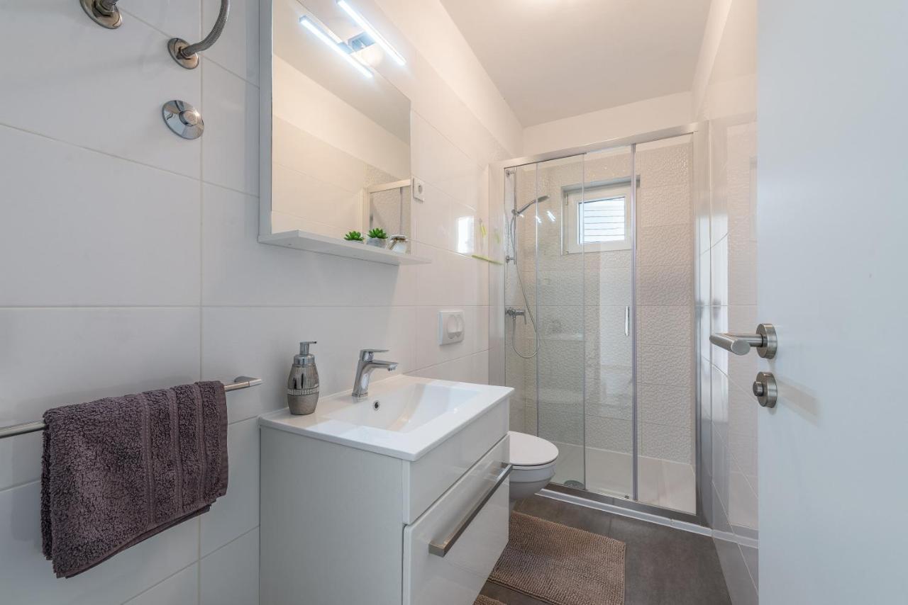 Willa Bajlo With Three Bedrooms Zadar