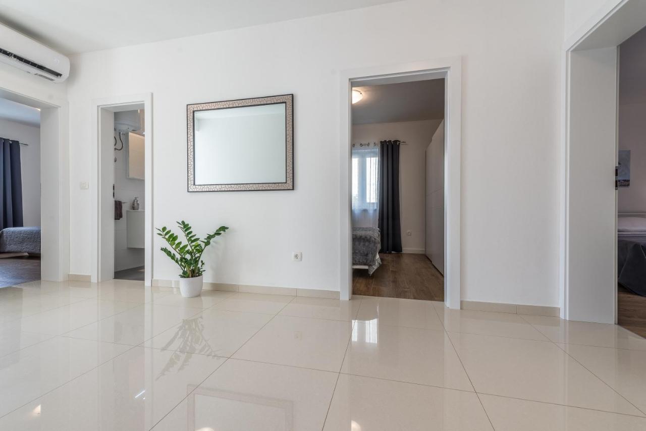 Willa Bajlo With Three Bedrooms Zadar