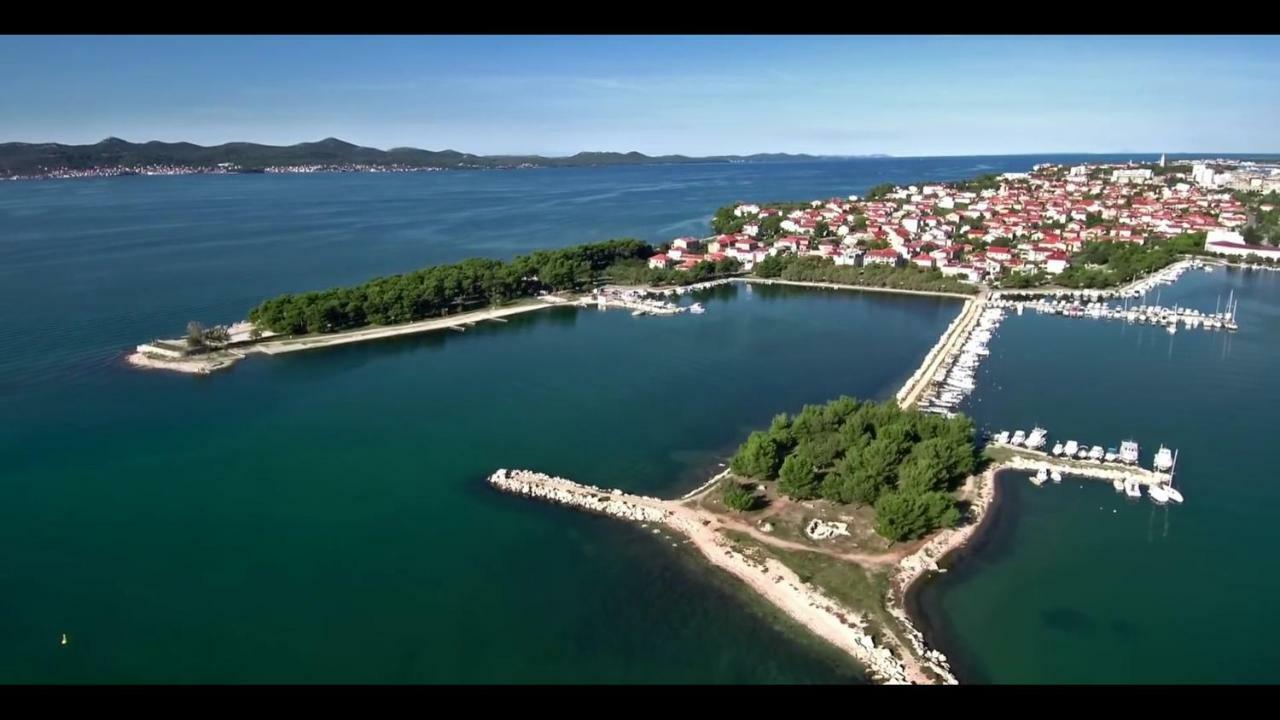 Villa Bajlo With Three Bedrooms *